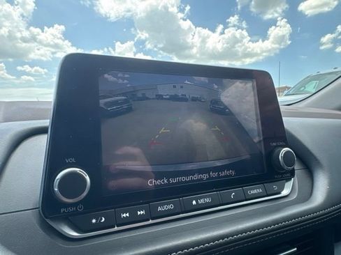 Used 2023 Nissan Rogue SV AWD/4WD image 13