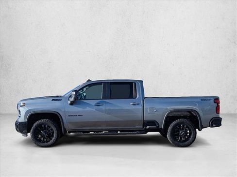 Used 2025 Chevrolet Silverado 2500 LT w/ Trail Boss Package image 8