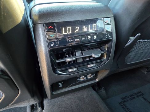 Used 2023 Jeep Grand Cherokee Overland w/ Advanced Protech Group III AWD/4WD image 11