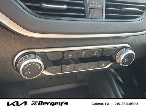 Used 2022 Nissan Altima 2.5 SV FWD image 17