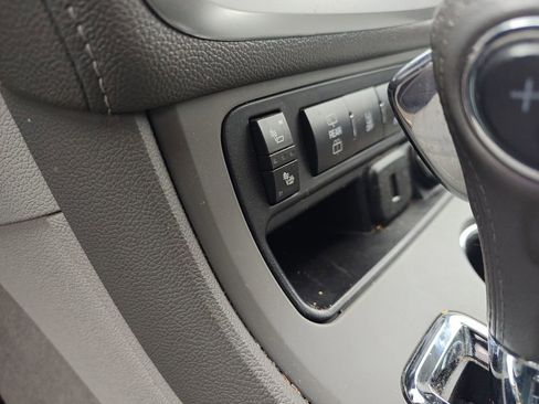 Used 2015 GMC Acadia SLE image 9