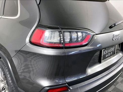Used 2019 Jeep Cherokee Latitude Plus FWD image 22
