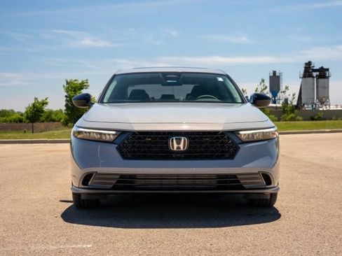 Used 2025 Honda Accord SE image 2