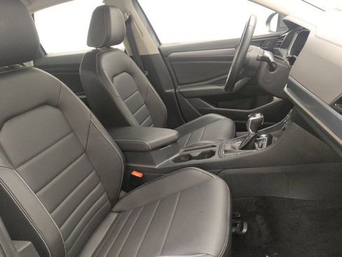 Used 2024 Volkswagen Jetta SE image 21