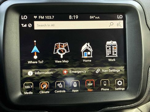 Certified 2022 Jeep Renegade Altitude w/ Convenience Group AWD/4WD image 19
