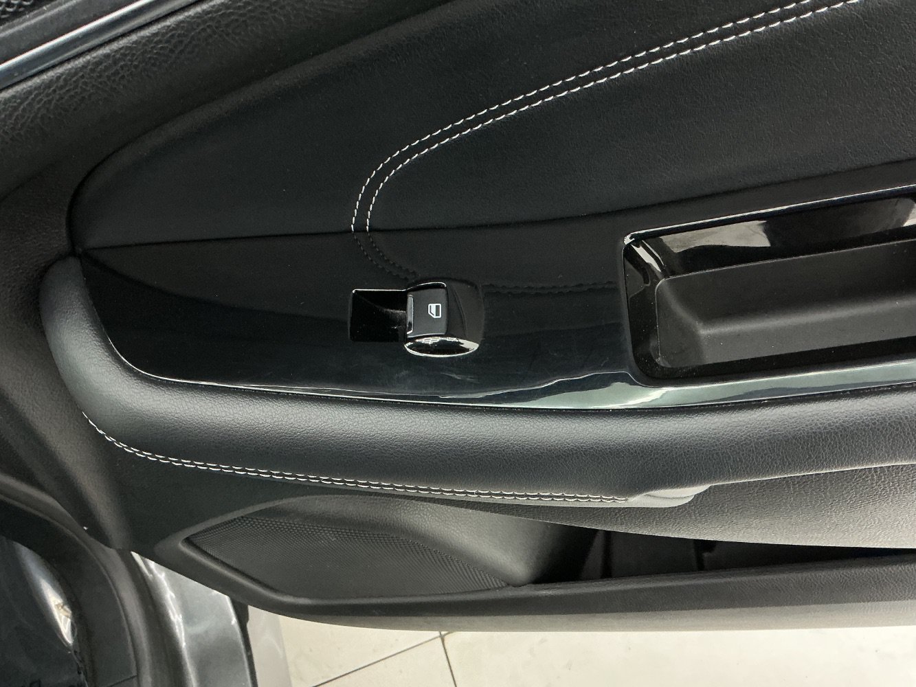 Used 2018 Ford Edge Titanium w/ Technology Package FWD image 39