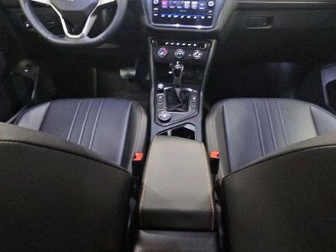 Used 2024 Volkswagen Tiguan Wolfsburg Edition image 31
