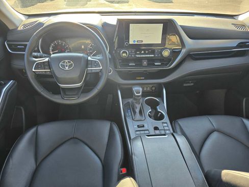 Certified 2024 Toyota Highlander XLE AWD/4WD image 23