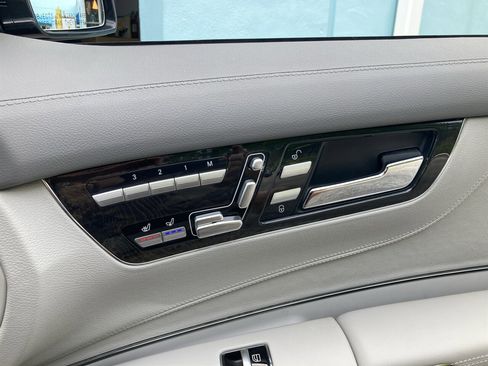 Used 2012 Mercedes-Benz CL 63 AMG image 32