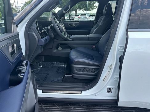 Used 2026 INFINITI QX80 4WD w/ Sport Exterior Package image 9
