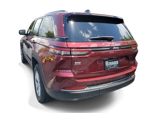 Used 2022 Jeep Grand Cherokee Limited AWD/4WD image 3
