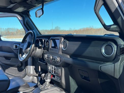 Used 2020 Jeep Wrangler Unlimited Sahara w/ Cold Weather Group image 32