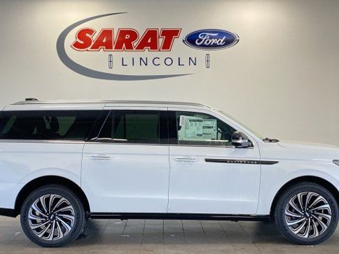 New 2027 Lincoln Navigator L Black Label AWD/4WD image 1