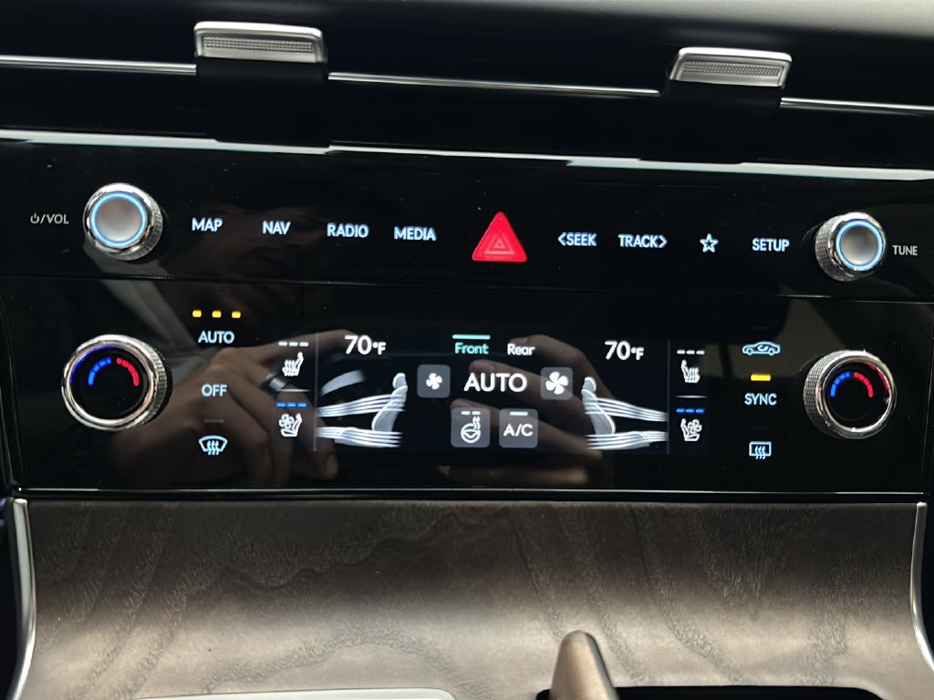 Certified 2026 Genesis G80 2.5T Advanced AWD/4WD image 32