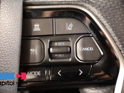 Used 2022 Toyota Tundra Limited AWD/4WD image 18