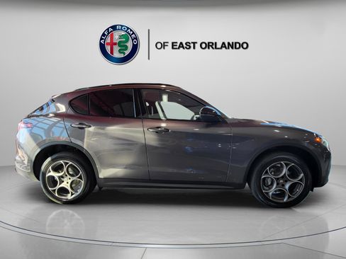 New 2025 Alfa Romeo Stelvio Sprint image 9
