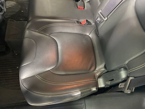Used 2018 Jeep Cherokee Limited AWD/4WD image 13