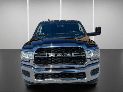 Used 2019 RAM 3500 Tradesman w/ Chrome Appearance Group image 2