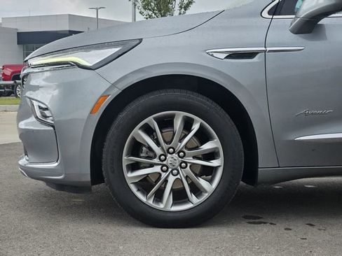 Used 2024 Buick Enclave Avenir w/ Avenir Technology Package image 10