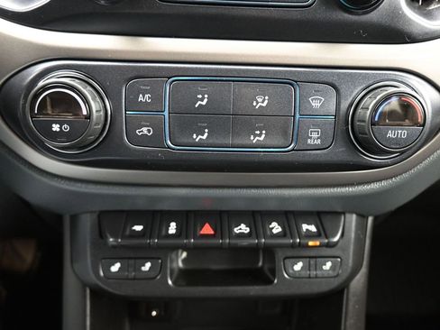 Used 2020 Chevrolet Colorado Z71 w/ Z71 Midnight Edition image 21