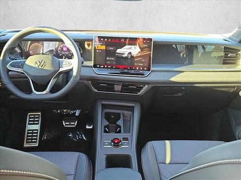 New 2026 Volkswagen Tiguan SE R-Line image 16