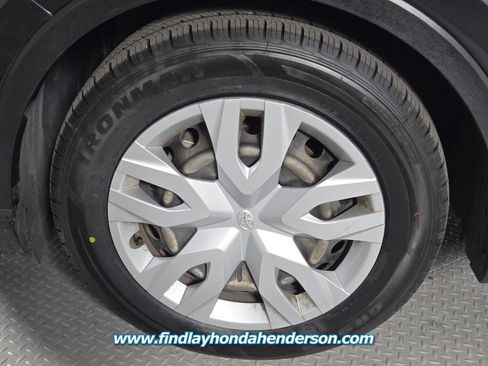 Used 2021 Toyota C-HR LE image 8