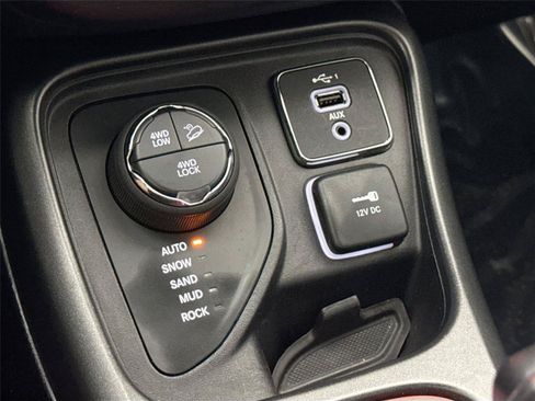 Used 2021 Jeep Compass Trailhawk AWD/4WD image 26