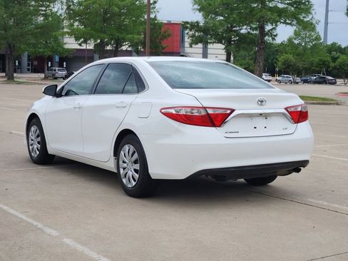 Used 2016 Toyota Camry LE FWD image 8