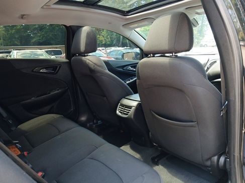 Used 2022 Chevrolet Malibu LT FWD image 13