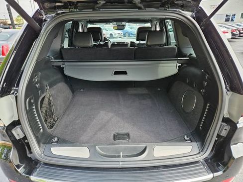 Used 2018 Jeep Grand Cherokee Overland AWD/4WD image 18
