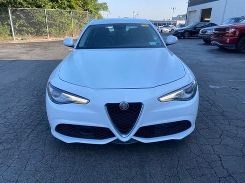 Used 2018 Alfa Romeo Giulia RWD image 3