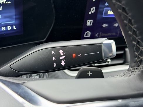 Used 2025 Chevrolet Equinox LT image 11