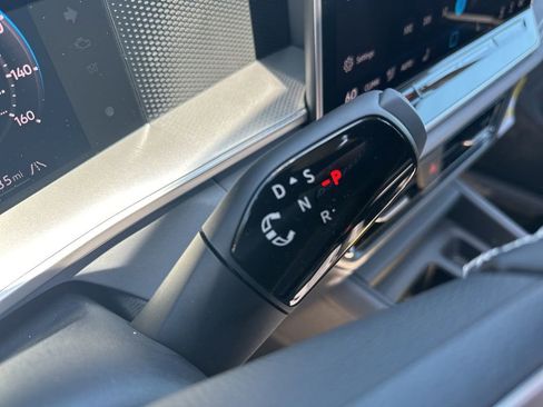 New 2026 Volkswagen Tiguan SE AWD/4WD image 23