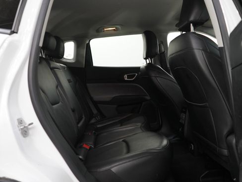 Used 2022 Jeep Compass Latitude image 11