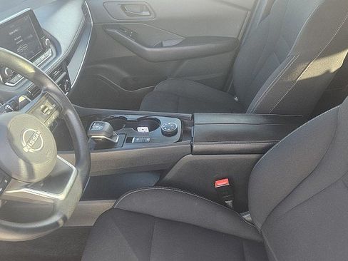 Used 2024 Nissan Rogue S AWD/4WD image 10