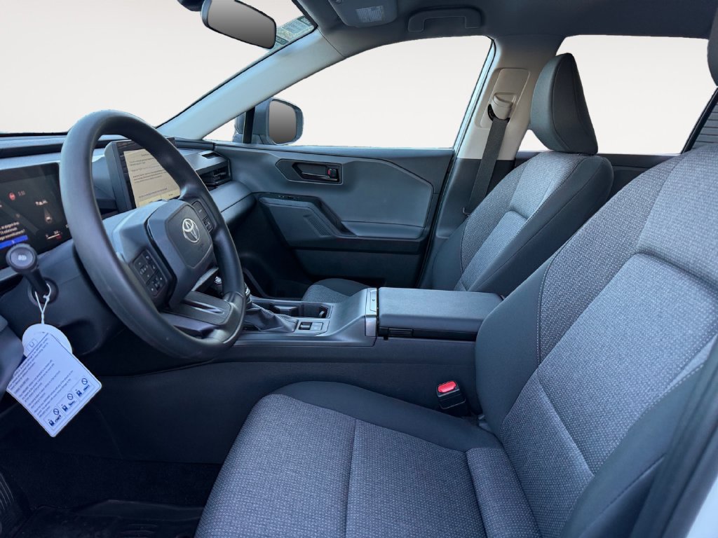 Used 2026 Toyota RAV4 LE AWD/4WD image 9