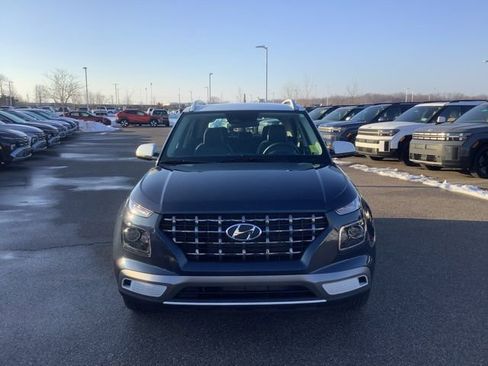 Certified 2026 Hyundai Venue SEL image 3