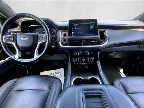 Used 2022 Chevrolet Suburban LT w/ LT Signature Package RWD image 16