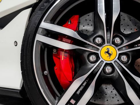 Used 2020 Ferrari Portofino RWD image 81