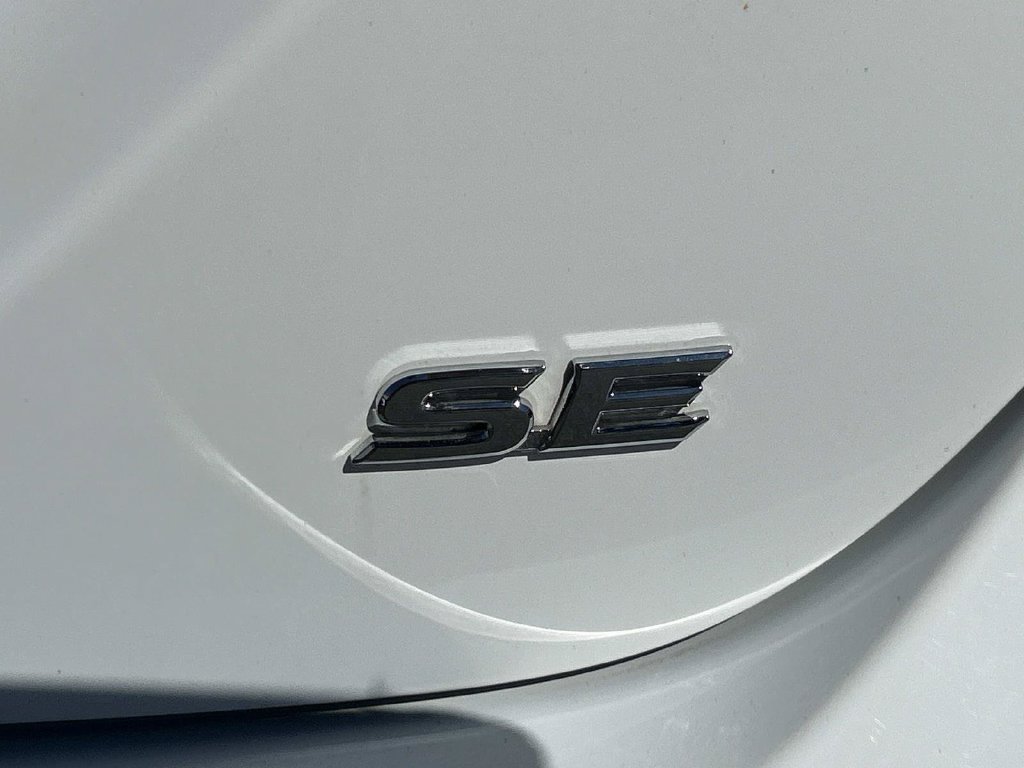 Used 2024 Toyota Camry SE w/ Convenience Package FWD image 10