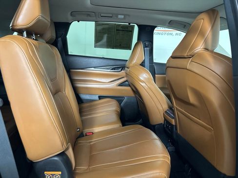 Used 2023 INFINITI QX60 Sensory w/ Vision Package AWD/4WD image 29