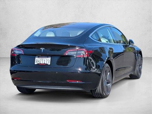 Used 2018 Tesla Model 3 Long Range RWD image 5