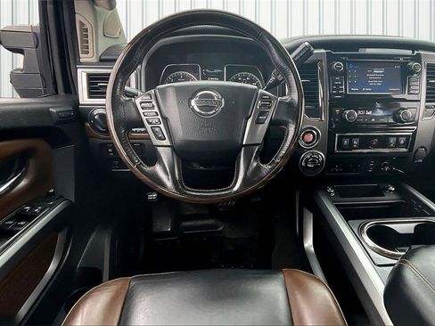 Used 2018 Nissan Titan Platinum Reserve image 9