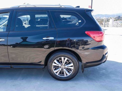Used 2020 Nissan Pathfinder S FWD image 8
