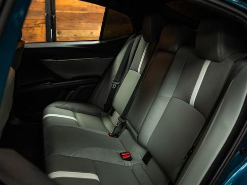 Used 2025 Toyota Camry SE image 10