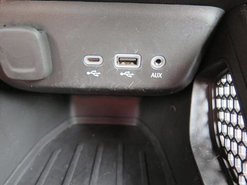 Used 2023 Chevrolet TrailBlazer LT AWD/4WD image 11