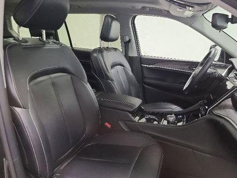 Used 2022 Jeep Grand Cherokee L Limited AWD/4WD image 18