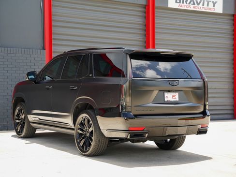 Used 2023 Cadillac Escalade Sport Platinum RWD image 13