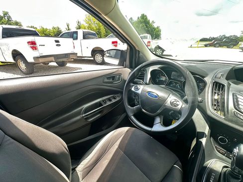 Used 2016 Ford Escape S FWD image 19