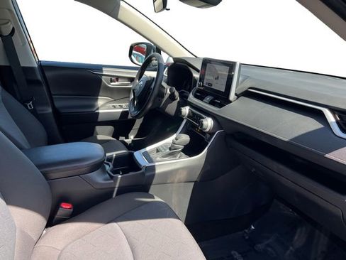 Certified 2025 Toyota RAV4 XLE w/ Convenience Package image 20